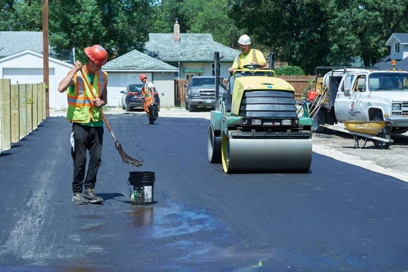 راهنمای انتخاب روش پخش آسفالت مکانیزه و دستی